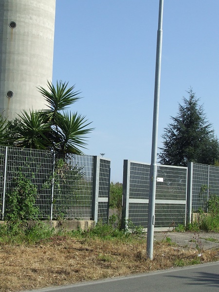 Porta accesso torre acquedotto via Valli