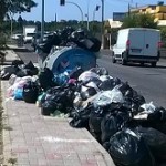 Selciatella: rifiuti invadono strade e marciapiedi