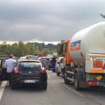 Auto fuori strada: traffico in tilt sulla Pontina