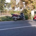 Scontro tra una macchina e una moto