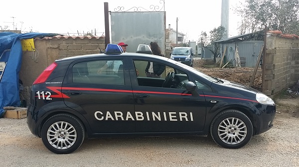 Carabinieri in via Amaseno