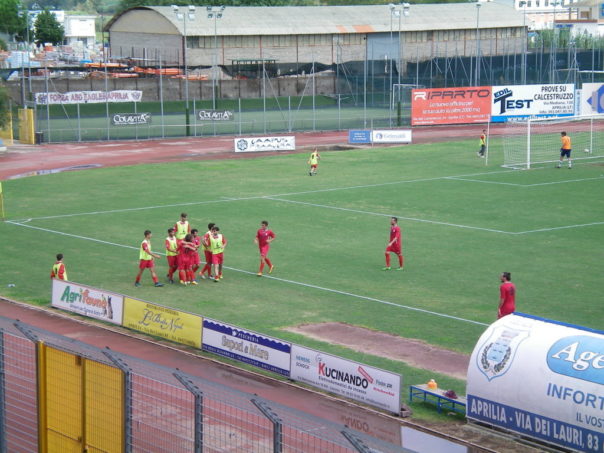 laprilia-festeggia-per-il-gol-di-casimirri