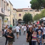 Altro che maltempo: lo street food riempie Piazza Roma