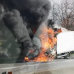 Camion a fuoco sulla Pontina: problemi nel traffico verso Roma.